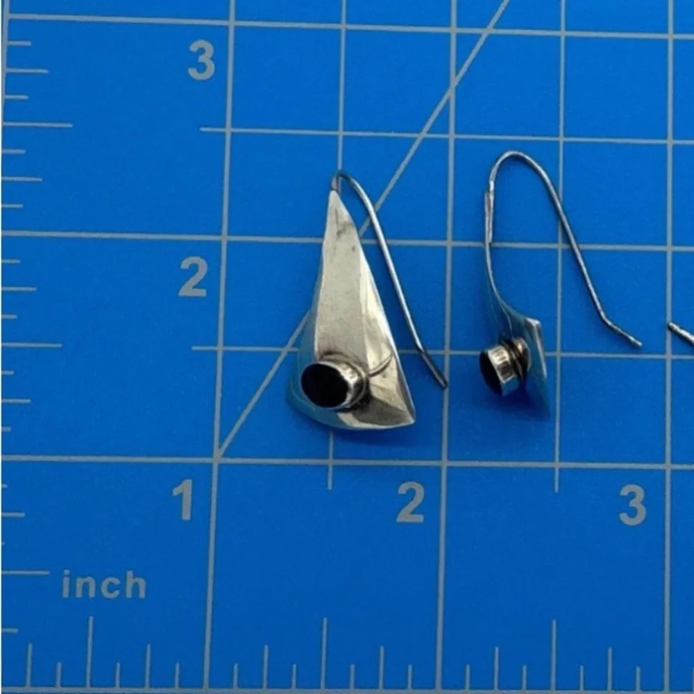 Unbranded sterling silver